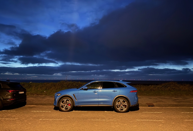 Jaguar F-PACE SVR