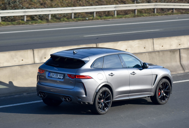 Jaguar F-PACE SVR