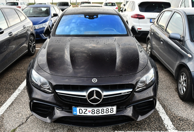 Mercedes-AMG E 63 S W213