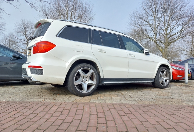 Mercedes-Benz GL 63 AMG X166