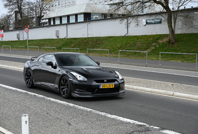 Nissan GT-R