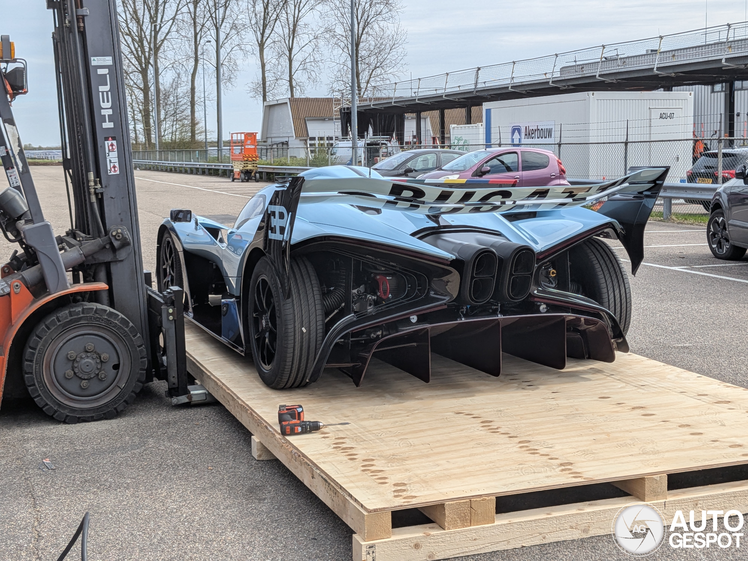 Bugatti Bolide vertrekt uit Nederland