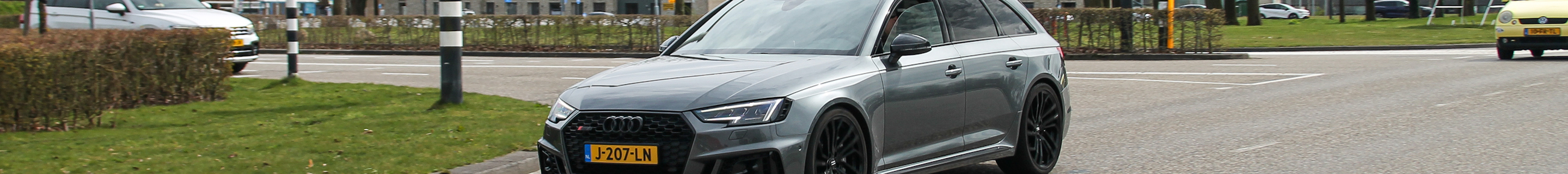 Audi RS4 Avant B9