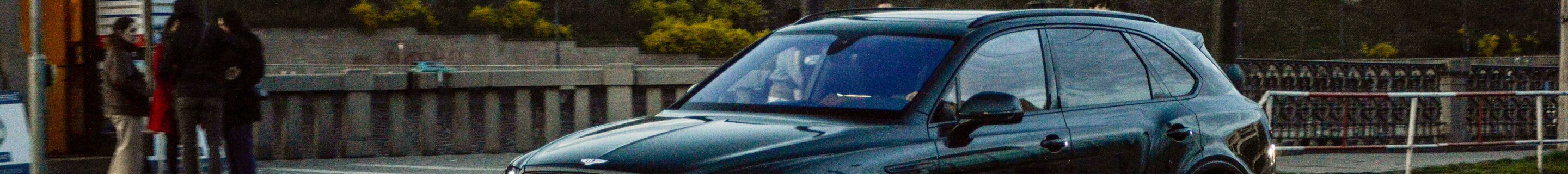 Bentley Bentayga Azure