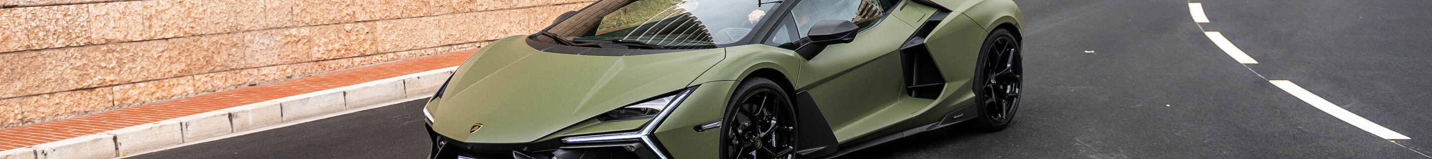 Lamborghini Revuelto