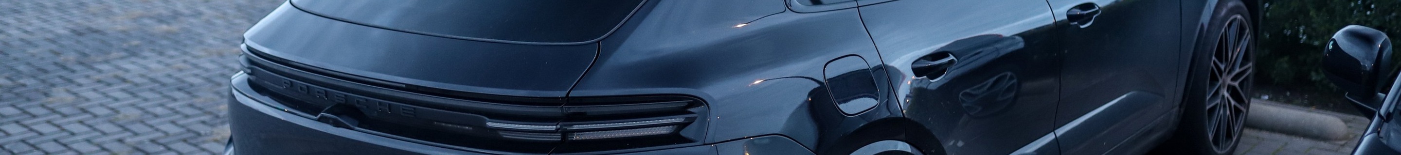 Porsche Macan EV Turbo