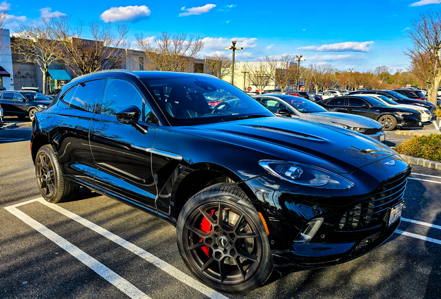 Aston Martin DBX