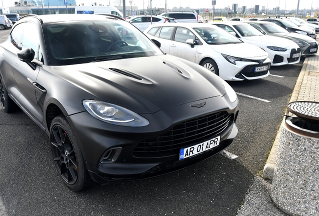 Aston Martin DBX