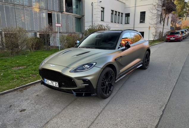 Aston Martin DBX S