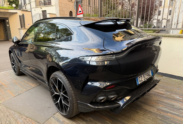 Aston Martin DBX707
