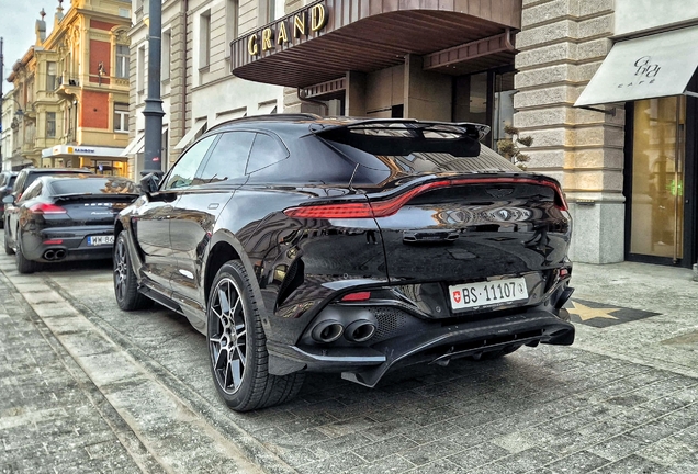 Aston Martin DBX707