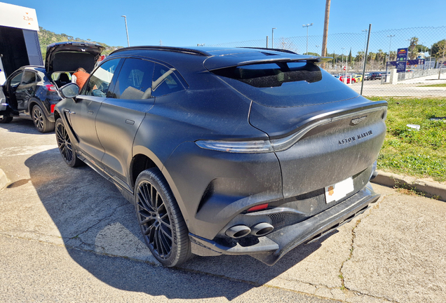 Aston Martin DBX707