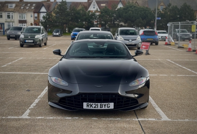 Aston Martin V8 Vantage 2018
