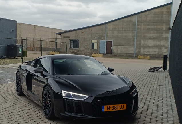 Audi R8 V10 Plus 2015