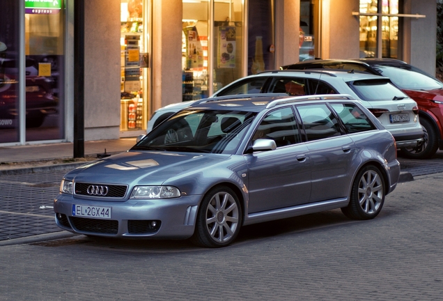 Audi RS4 Avant B5