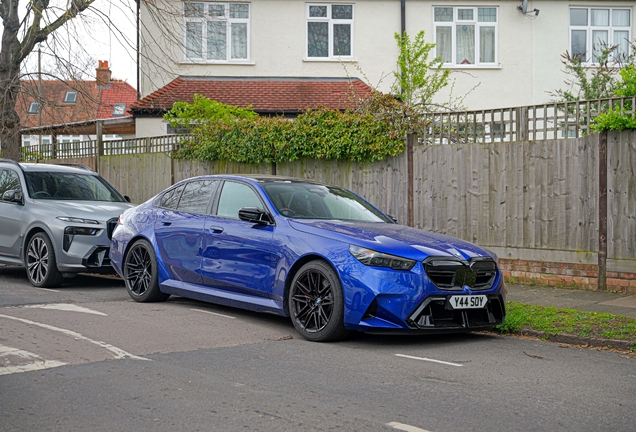 BMW M5 G90