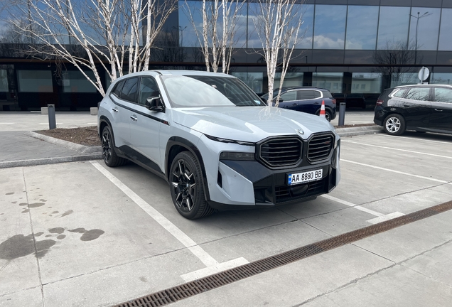 BMW XM G09 Label Red