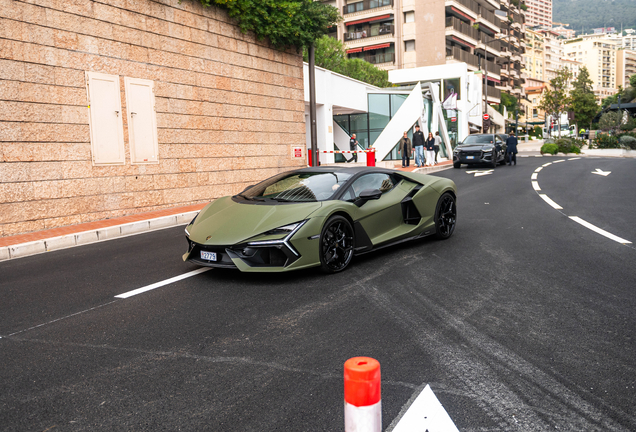 Lamborghini Revuelto