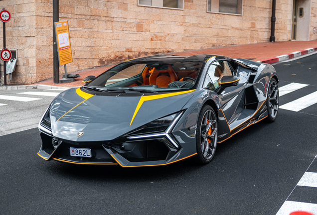 Lamborghini Revuelto