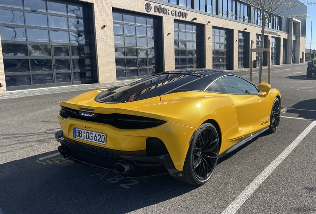 McLaren GT