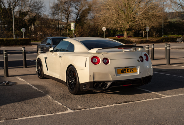Nissan GT-R 2011