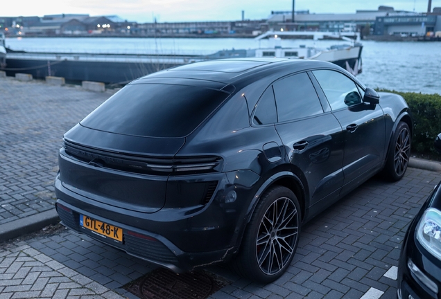 Porsche Macan EV Turbo
