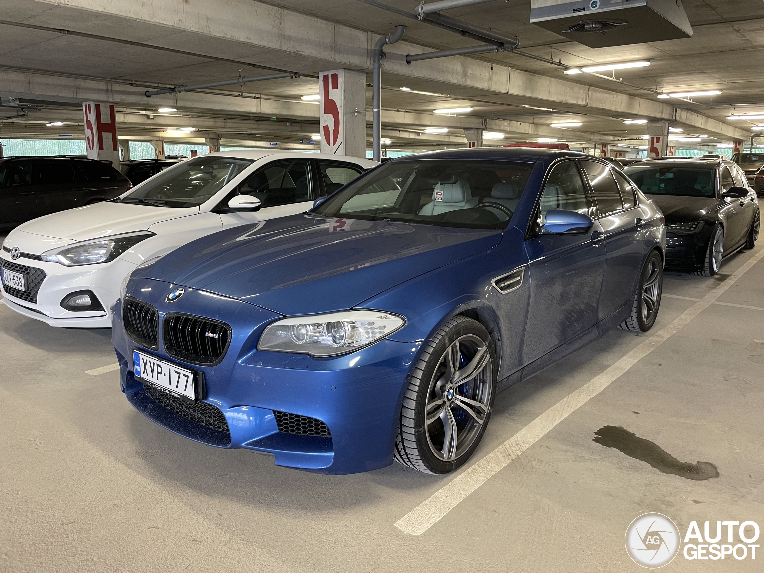 BMW M5 F10 2011