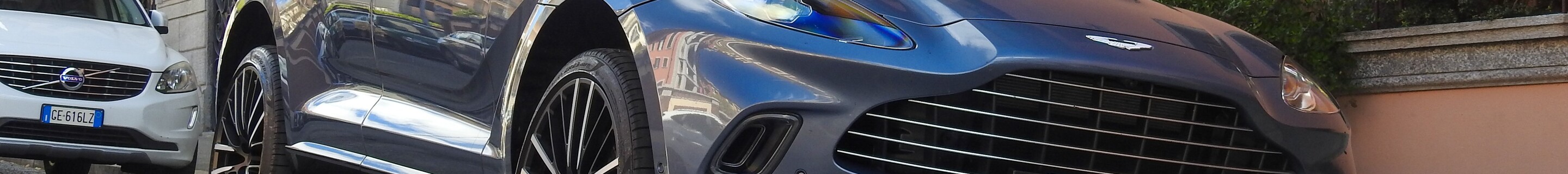 Aston Martin DBX