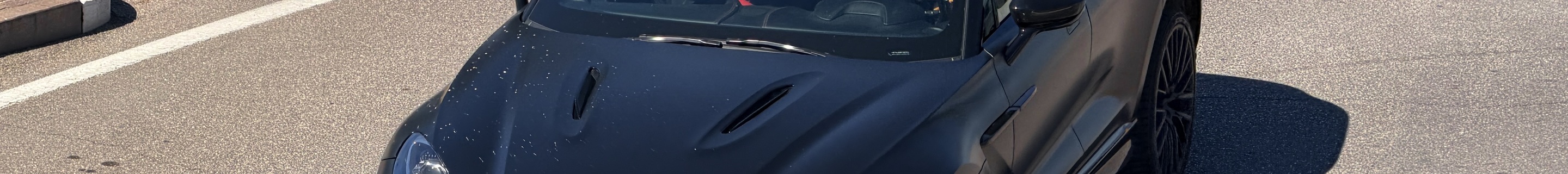 Aston Martin DBX707