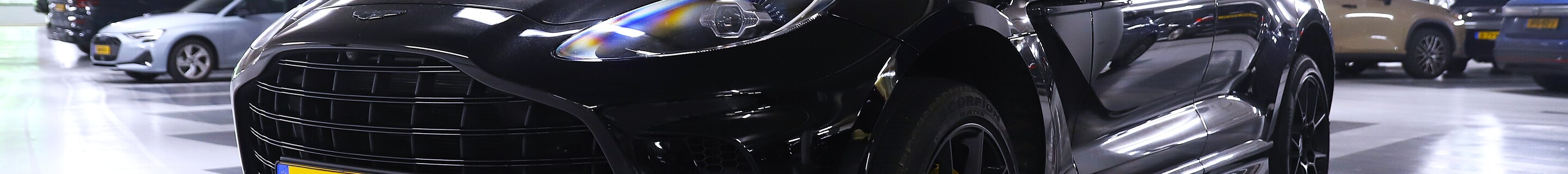 Aston Martin DBX707