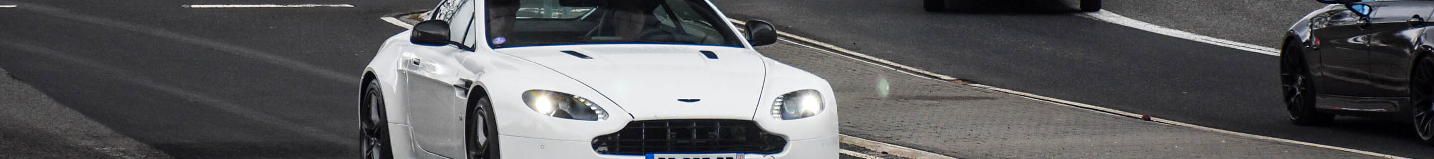 Aston Martin V8 Vantage 2012
