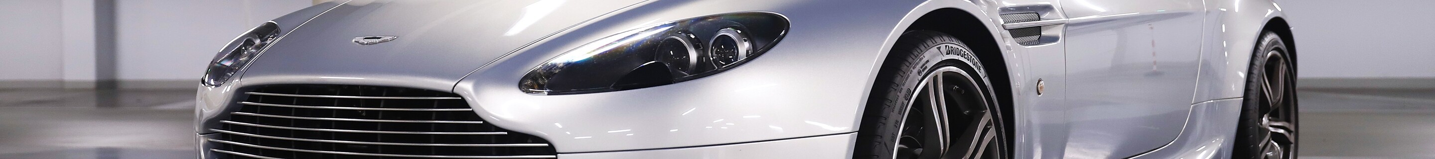 Aston Martin V8 Vantage N400
