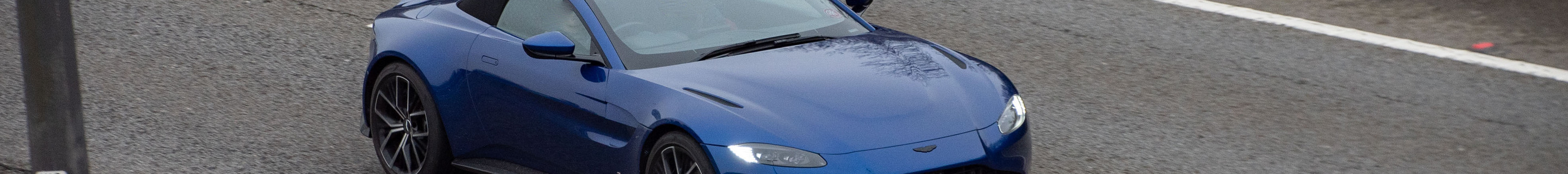 Aston Martin V8 Vantage Roadster 2020