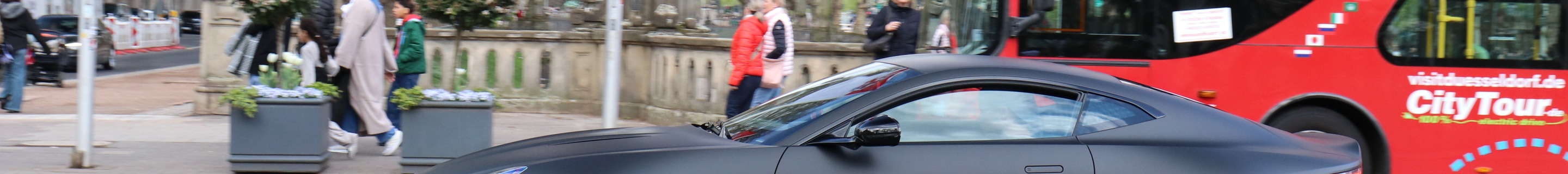 Aston Martin Vantage 2024