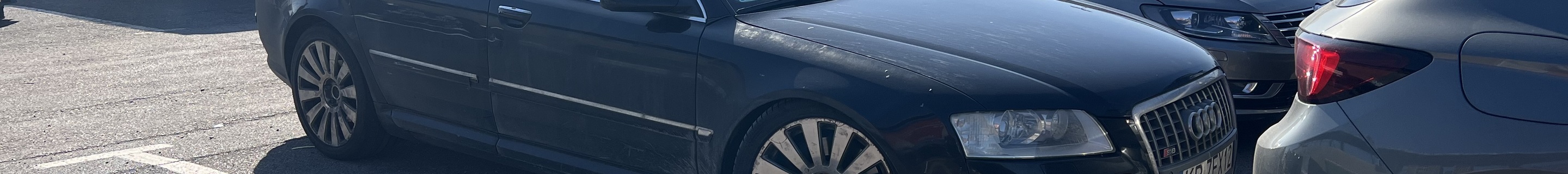 Audi S8 D3