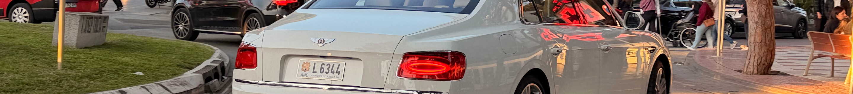 Bentley Flying Spur V8