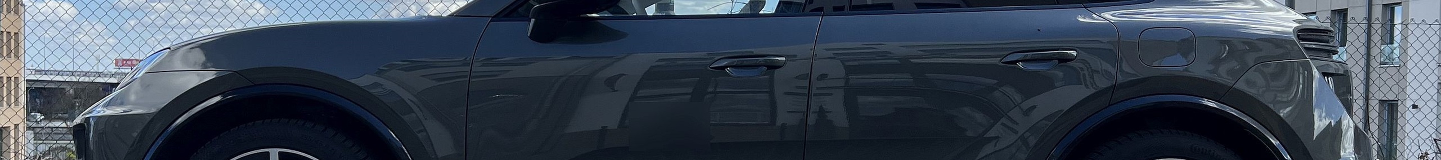 Porsche Macan EV Turbo