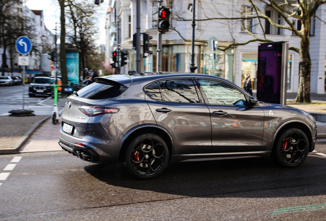Alfa Romeo Stelvio Quadrifoglio 2023