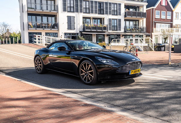 Aston Martin DB11 V8 Volante