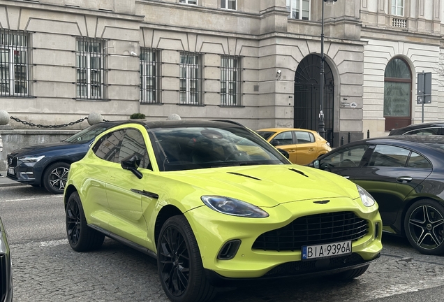 Aston Martin DBX
