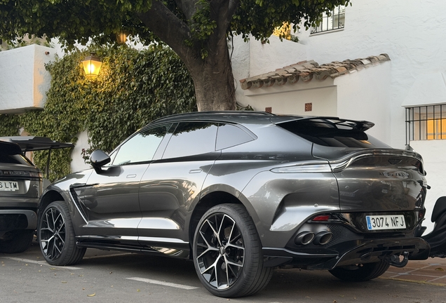 Aston Martin DBX707