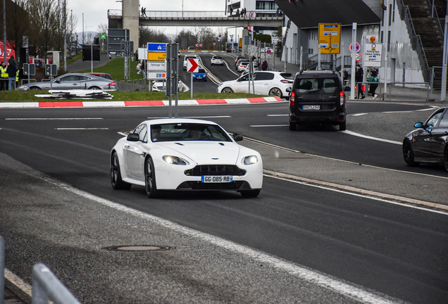 Aston Martin V8 Vantage 2012