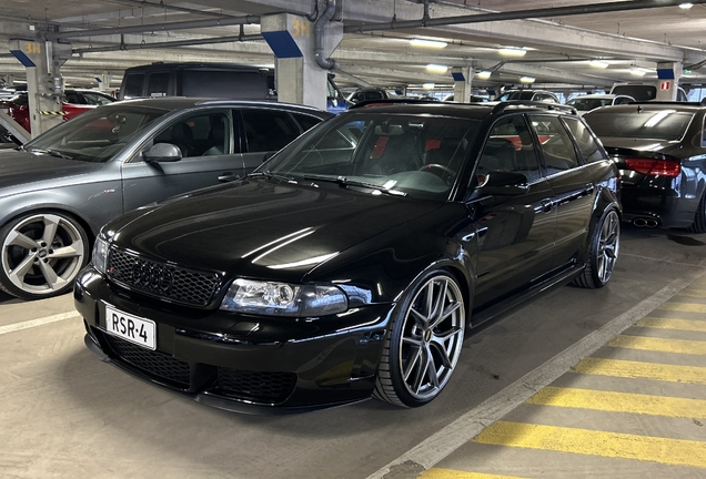 Audi RS4 Avant B5