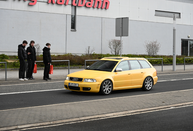 Audi RS4 Avant B5