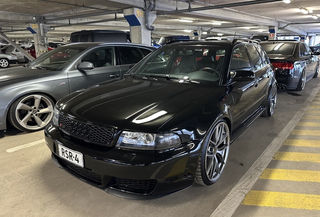Audi RS4 Avant B5