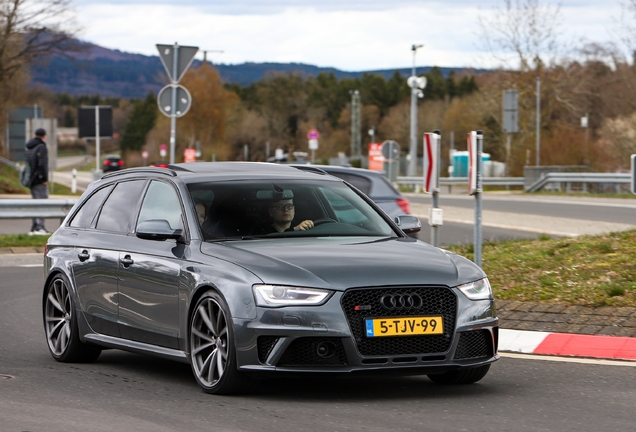 Audi RS4 Avant B8