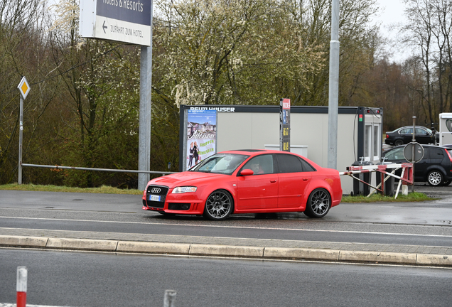 Audi RS4 Sedan
