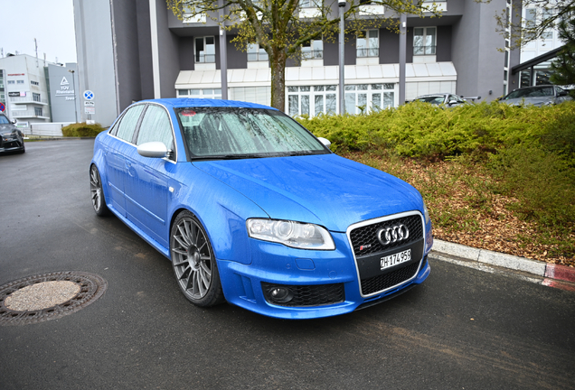 Audi RS4 Sedan