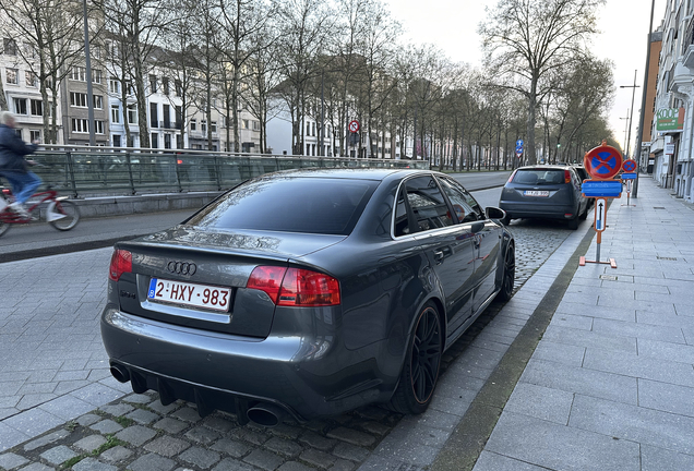 Audi RS4 Sedan