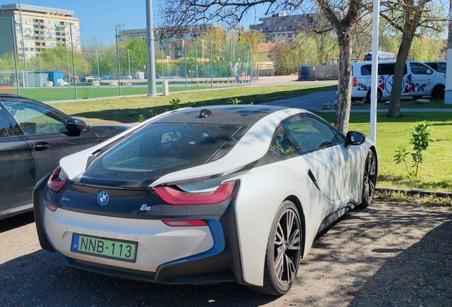 BMW i8